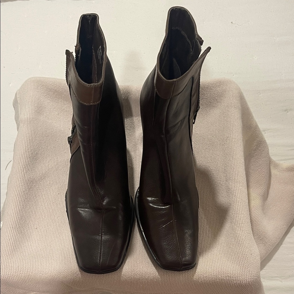 AEROSOLES Chocolate Brown Leather Ankle Boots
